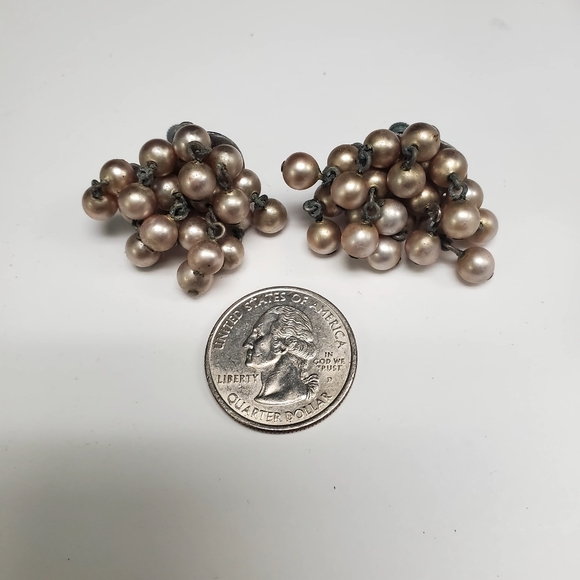 1940s Earrings, Small Faux Pearl Balls on Screw Back. Made in Japan . Rare Find. - Picture 3 of 4